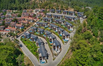 Marmaris Merkezde, Ormanın İçinde Güvenlikli Ultra Lüks Villa