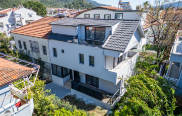 Marmaris Çamdibi Villalar Bölgesi’nde Yenilenmiş Satılık 4+1 Villa