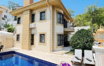 MARMARİS TE MÜSTAKİL 3+1 VİLLA , HAVUZ VE BAHÇELİ