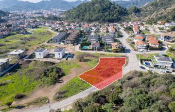 MARMARİS VİLLALAR BÖLGESİNDE SATILIK 1790 M2 İMARLI ARSA