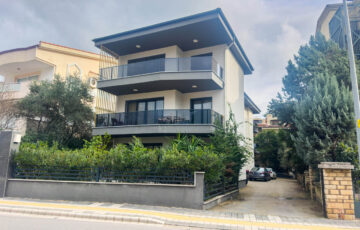 MARMARİS HATİPİRİMİ’DE 3+1 OTOPARKLI DÜZ AYAK GİRİŞ DAİRE