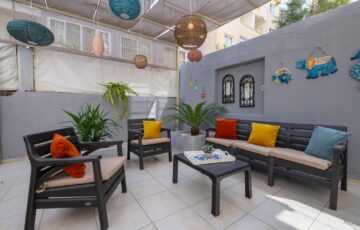 TT EMLAK TAN HARİKA FIRSAT 2 ADET 1+1 DAİRE , DENİZE 100 METRE