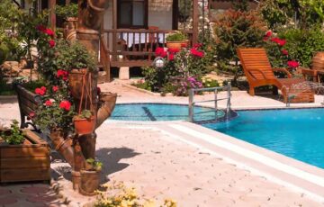 TT Emlak’tan Hisarönü’nde 1548 m2 arazi içinde satılık Turizm Tesisi