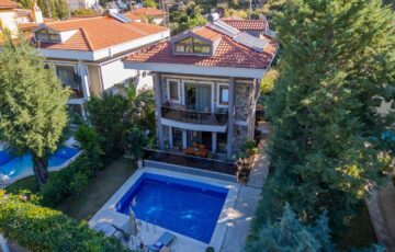 İçmeler’in En Prestijli Konumunda Müstakil Havuzlu Lüks Triplex Villa