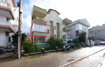 TT EMLAK Merkezi Konumda Denize 500 m Eşyalı 2+1 Satılık Daire