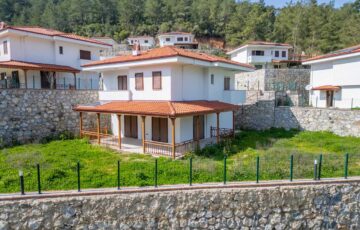 Marmaris Çetibeli’de Doğa İçinde Satılık 4+1 Tam Müstakil Villa