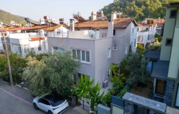MARMARİS BELDİBİNDE SATILIK ÖZEL BAHÇELİ 3+1 TRİPLEKS