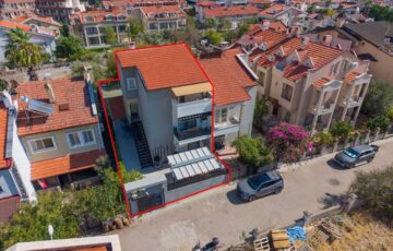 MARMARİS ARMUTALAN’DA SATILIK 2 AYRI GİRİŞLİ 6+2 YENİLENMİŞ VİLLA