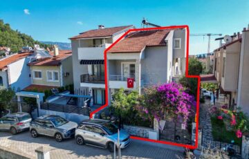 MARMARİS ARMUTALAN’DA MÜSTAKİL BAHÇELİ KULLANIŞLI 4+1 TRİPLEKS VİLLA